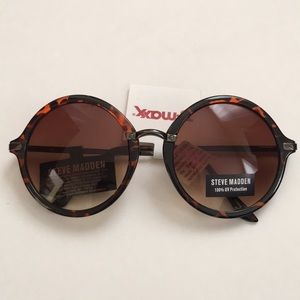 Steve Madden >> tortoise shell round eye sunnies